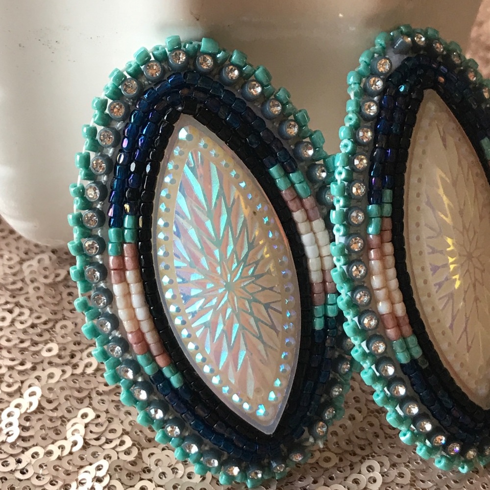 Beaded earrings - Picture 3 of 3